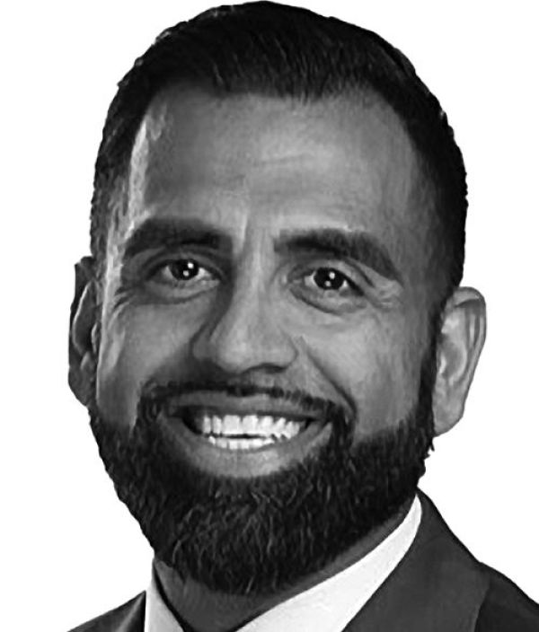 Khan looking to lead Manitoba’s PC party