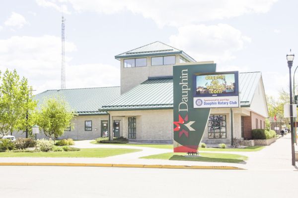 Dauphin mayoralty candidates introduce themselves to voters