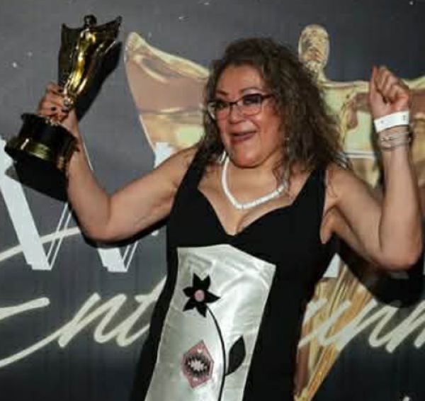 Head wins a World  Entertainment Music Award