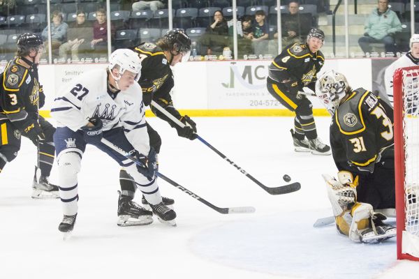 Kings remain undefeated after sweep of Titans