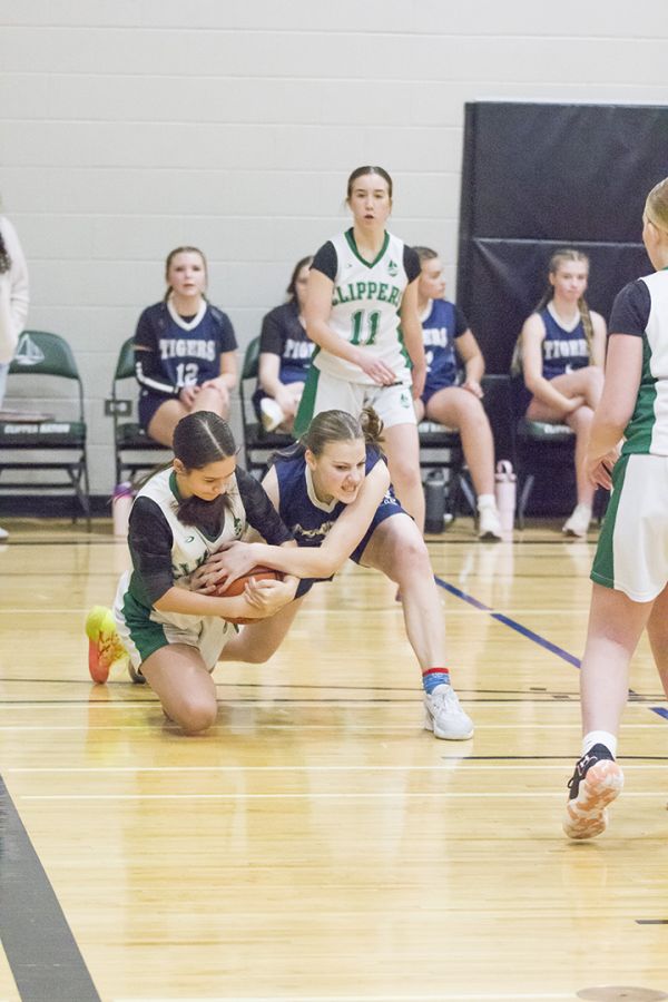 JV Clippers girls win Clipper Classic in close final