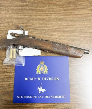 Teen with sawed off shotgun arrested